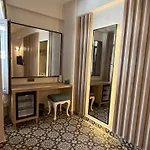 Disa Hotel *